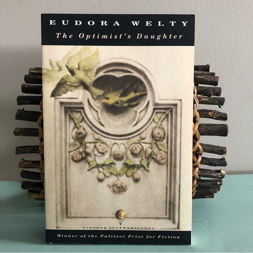 👛 (ANY 4/$20) THE OPTIMIST’S DAUGHTER by author Eudora Welty NWOT